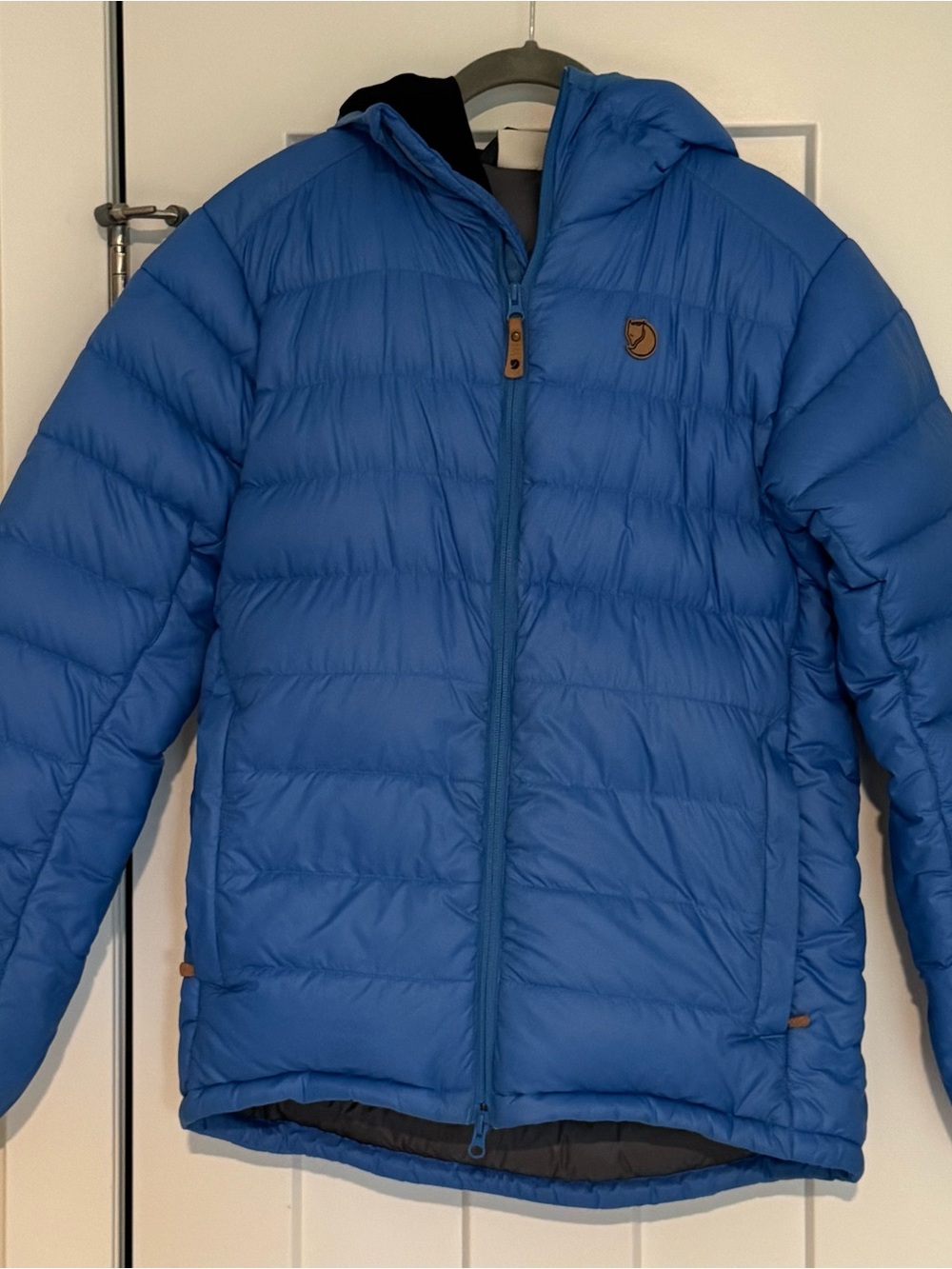 Fjällräven men’s pak down jacket in small.